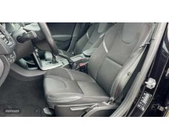 Volvo V 40 2.0 D2 MOMENTUM 120 5P de 2019 con 113.387 Km por 16.900 EUR. en Cordoba