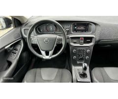 Volvo V 40 2.0 D2 MOMENTUM 120 5P de 2019 con 113.387 Km por 16.900 EUR. en Cordoba