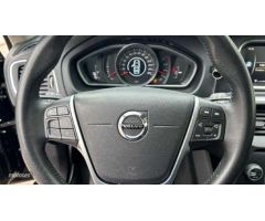 Volvo V 40 2.0 D2 MOMENTUM 120 5P de 2019 con 113.387 Km por 16.900 EUR. en Cordoba