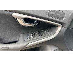 Volvo V 40 2.0 D2 MOMENTUM 120 5P de 2019 con 113.387 Km por 16.900 EUR. en Cordoba