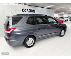 Ssangyong Rodius 2.0e-Xdi Premium de 2016 con 125.000 Km por 16.500 EUR. en Guipuzcoa