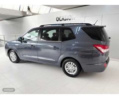 Ssangyong Rodius 2.0e-Xdi Premium de 2016 con 125.000 Km por 16.500 EUR. en Guipuzcoa