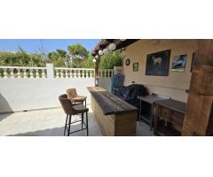 ¡Impresionante chalet independiente reformado con vistas al mar en Bolnuevo!