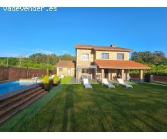 Alquiler Vacacional-Chalet con Pisicina y Jardín para 10 personas Costa Miño Golf.