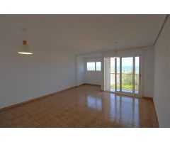 Piso de dos dormitorios en playa Malvarrosa.