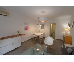 Piso amueblado de cuatro dormitorios y dos baños.