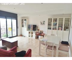 Piso de 3 habitaciones con buhardilla, terraza y plaza de aparcamiento en Llorenç del Penedès