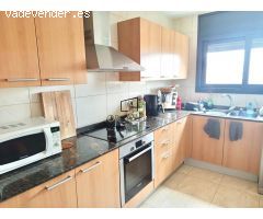 Piso de 3 habitaciones con buhardilla, terraza y plaza de aparcamiento en Llorenç del Penedès