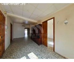 Amplio piso en el centro de Tales para reformar a tu gusto – 142?m² Con Terraza y 4 habitaciones