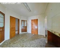 Amplio piso en el centro de Tales para reformar a tu gusto – 142?m² Con Terraza y 4 habitaciones