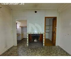 Amplio piso en el centro de Tales para reformar a tu gusto – 142?m² Con Terraza y 4 habitaciones