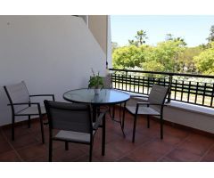 ¡Apartamento moderno con terraza, piscina y garaje a pasos del mar! ??????