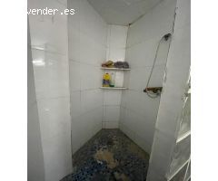 SE ALQUILA LOCAL CON VADO Y PATIO. ZONA AVENIDA DE LA LIBERTAD
