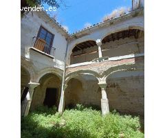 CASA SEÑORIAL EN VENTA EN PLENO CENTRO