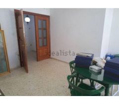 SE VENDE BONITO PISO EN EXCELENTE ZONA