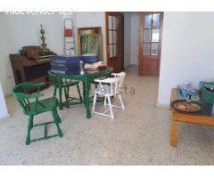SE VENDE BONITO PISO EN EXCELENTE ZONA