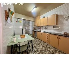 Piso con almacén en Ferreries.