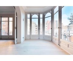 Señorial Piso Reformado en Edificio Clásico de Muntaner