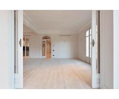 Señorial Piso Reformado en Edificio Clásico de Muntaner