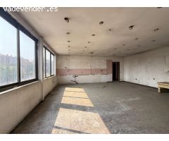 Nave insdutrial comercial en la entrada del Barbera del Valles