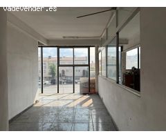 Nave insdutrial comercial en la entrada del Barbera del Valles