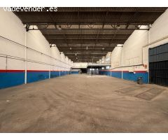Nave insdutrial comercial en la entrada del Barbera del Valles