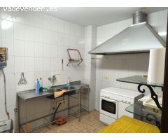 BAR EN VENTA EQUIPADO EN ZONA RONDA SUR. LOCAL DE 140M2 .