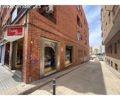 LOCAL DE 135M2 TODO EXTERIOR Y ESQUINA. OPORTUNIDAD DE NEGOCIO.