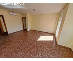 ¡Vivienda en alquiler en Carcaixent con 2 plazas de aparcamiento!