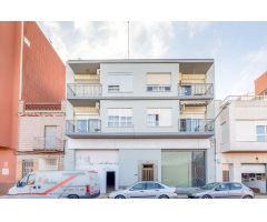 Excelente local comercial en venta en la Alquenencia