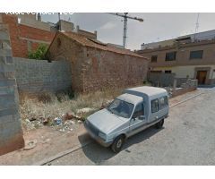 SOLAR EN NULES EN EXCELENTE UBICACIÓN