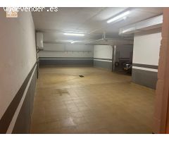 Garaje de 100m2, dispone de agua y luz en muy buen estado.