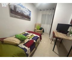 PISO SEMIREFORMADO CON TERRAZA EN HUETOR VEGA