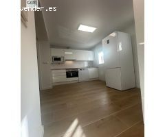 Impresionante piso reformado a estrenar en el centro de Granada – Ideal para estudiantes