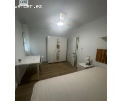 Impresionante piso reformado a estrenar en el centro de Granada – Ideal para estudiantes