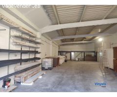 Con aparcamiento y instalaciones!