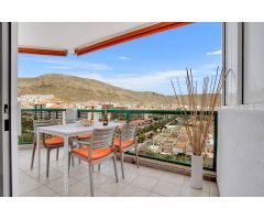 SE VENDE APARTAMENTO CON VISTAS ESPECTACULARES AL MAR EN PRIMERA LINEA DE PLAYA EN LOS CRISTIANOS