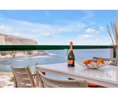 SE VENDE APARTAMENTO CON VISTAS ESPECTACULARES AL MAR EN PRIMERA LINEA DE PLAYA EN LOS CRISTIANOS