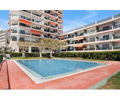 SE VENDE APARTAMENTO CON VISTAS ESPECTACULARES AL MAR EN PRIMERA LINEA DE PLAYA EN LOS CRISTIANOS