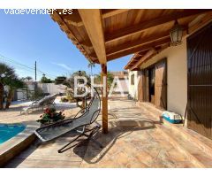 CHALET INDEPENDIENTE EN PLAYA DE EL CAMPELLO