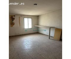 Amplia casa de pueblo en el Centro de Moncada a Reformar.