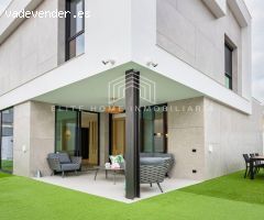 LUJO Y FUNCIONALIDAD EN LA EXCLUSIVA URBANIZACIÓN PAU LLEDÓ