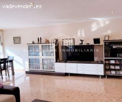 FANTÁSTICO Y AMPLIO PISO CON VISTAS DESPEJADAS DE TRES HABITACIONES Y DOS BAÑOS