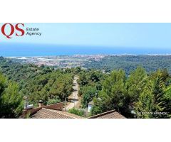 Terreno urbano con panorámicas vistas al mar en la urbanización Ciutat Jardi, Santa Susanna