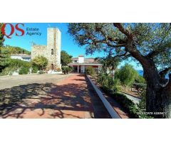 Villa con acceso privado a la cala en urbanización Sant Francesc, Blanes