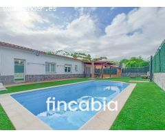 Casa aislada con piscina y jardín en venta en Santa Coloma de Farners.