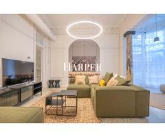 Elegante Piso de 4 Habitaciones con Terraza en Eixample