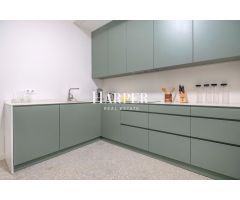 Elegante Piso de 4 Habitaciones con Terraza en Eixample