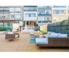 Amplio y luminoso piso de 5 habitaciones con terraza privada en la Gran Vía