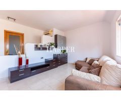 muy soleado piso de 2 habitaciones en el corazón de Gràcia